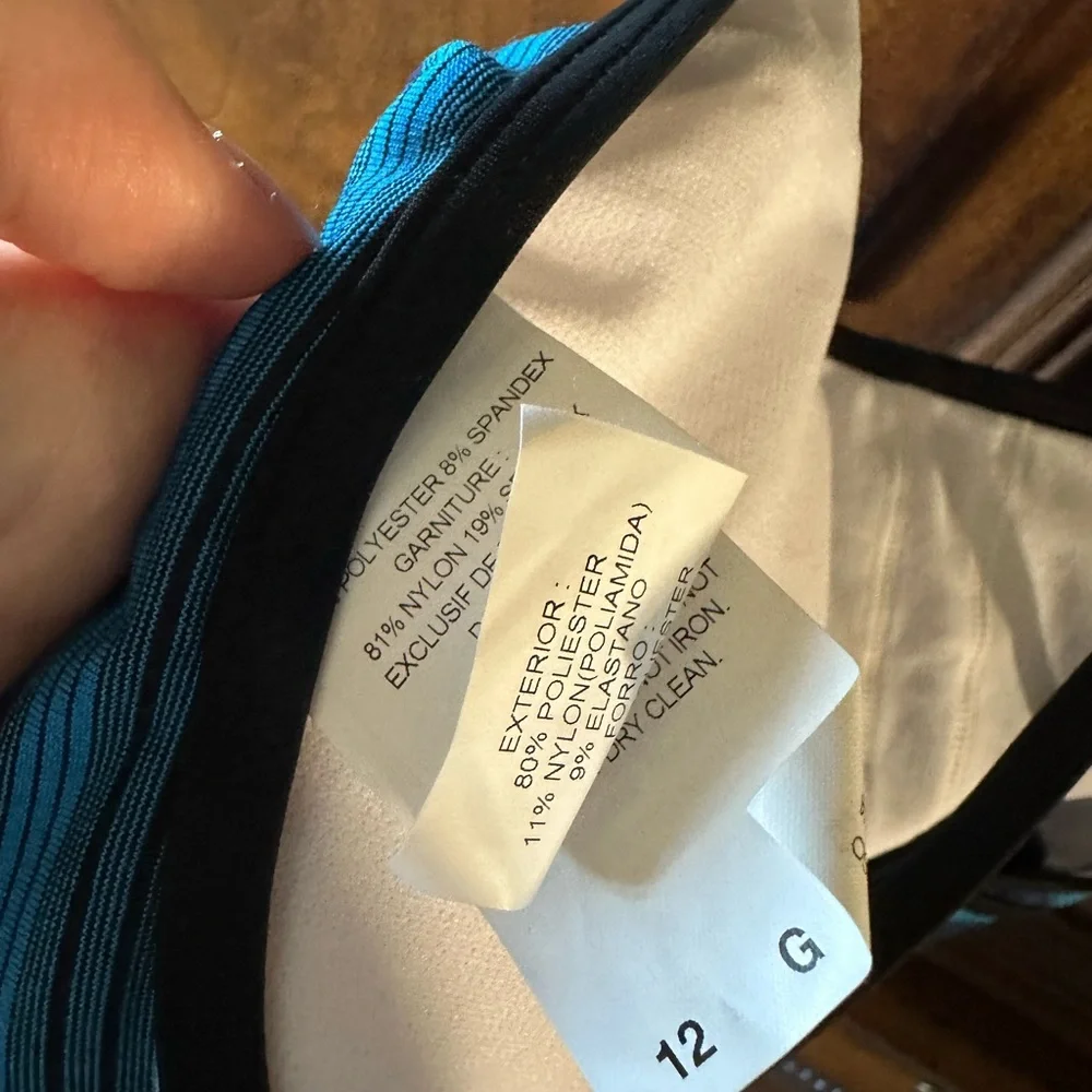 Nike 2 piece Swimsuit - Picture 3 of 3